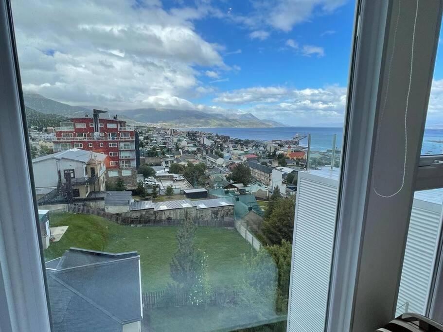Ocean & Mountain View Apartment Ushuaia Exterior photo